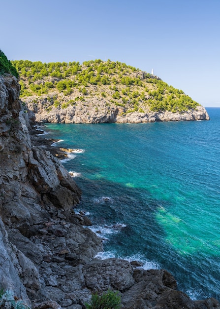 Bellissima vista della costa di Port de Soller sull'isola di Maiorca Spagna Mar Mediterraneo