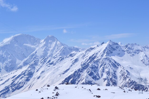 Bellissimi paesaggi di montagna in inverno