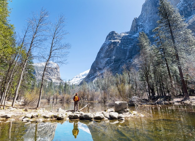 Bellissimi paesaggi primaverili nel Parco nazionale di Yosemite, Yosemite, USA