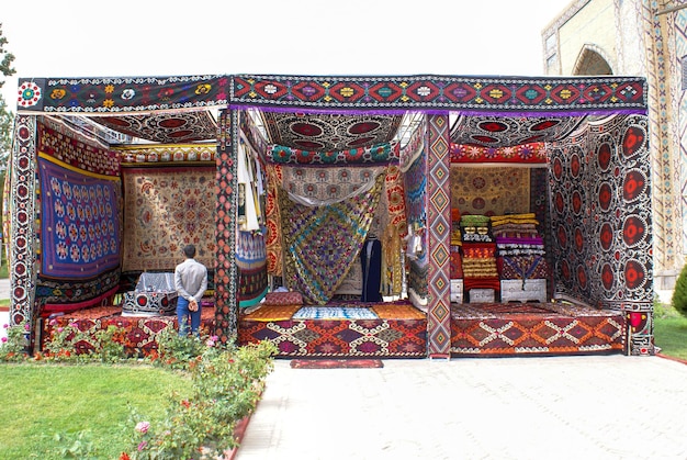 Bellissimi prodotti in seta a Samarcanda
