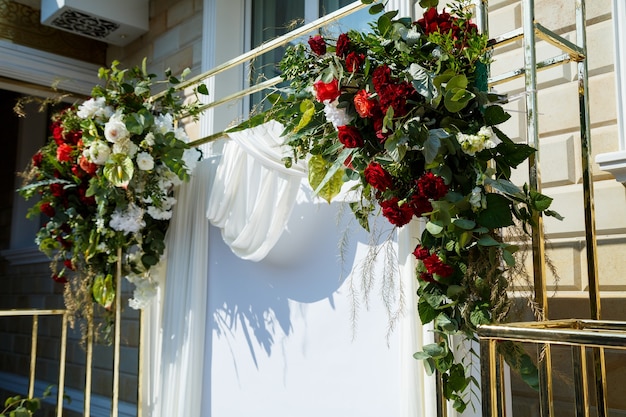 Bellissimo arredamento nel giorno del matrimonio