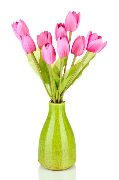 Bellissimo bouquet di tulipani rosa in vaso, isolato su bianco