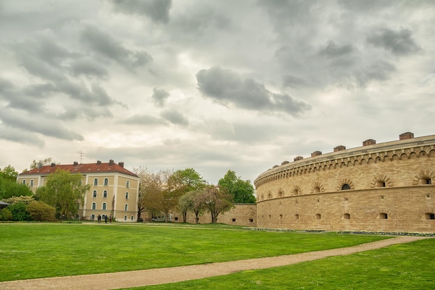 Bellissimo cielo blu con nuvole vista estiva di Ingolstadt Bavaria