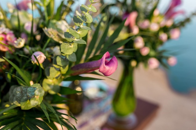 bellissimo dettaglio del bouquet da sposa