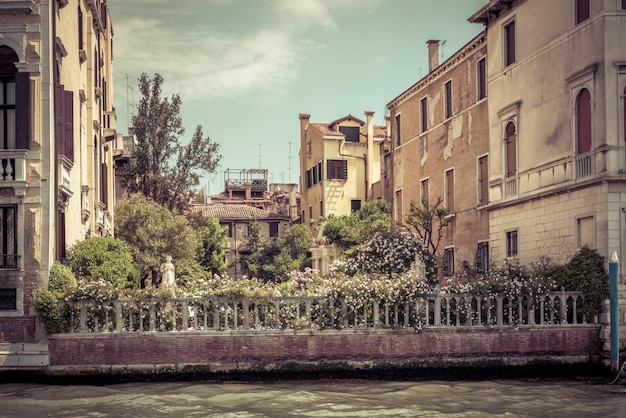 Bellissimo giardino sul Canal Grande a Venezia