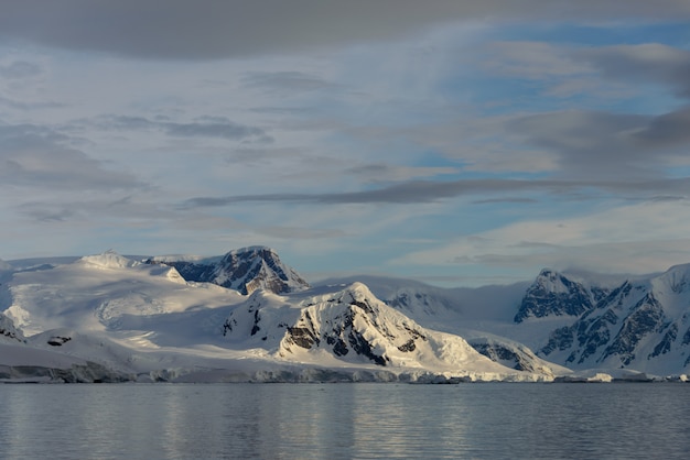 Bellissimo paesaggio antartico