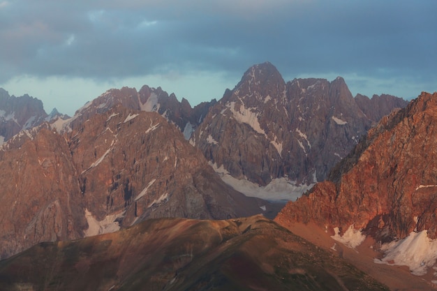 Bellissimo paesaggio delle montagne Fann, Tagikistan
