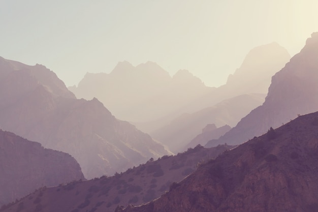 Bellissimo paesaggio delle montagne Fann, Tagikistan