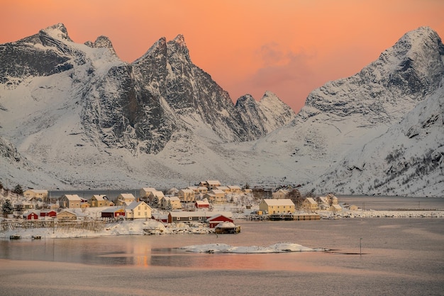 Bellissimo paesaggio naturale delle Lofoten in Norvegia