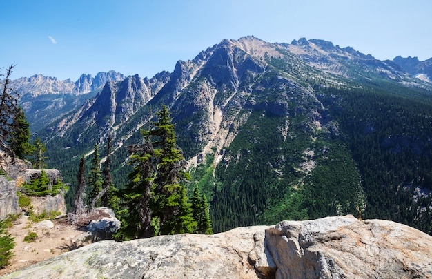 Bellissimo picco di montagna in North Cascade Range, Washington, USA