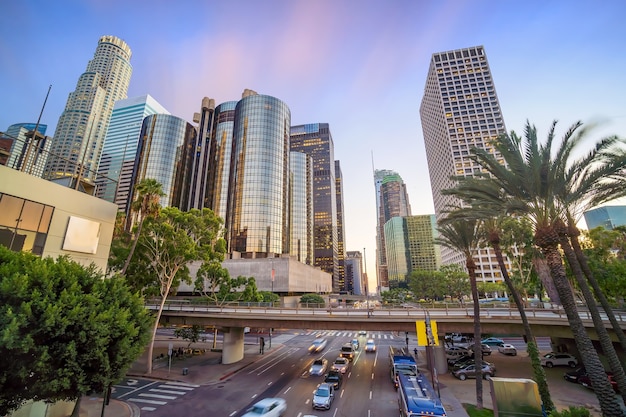 Bellissimo tramonto dello skyline del centro di Los Angeles in CA, USA