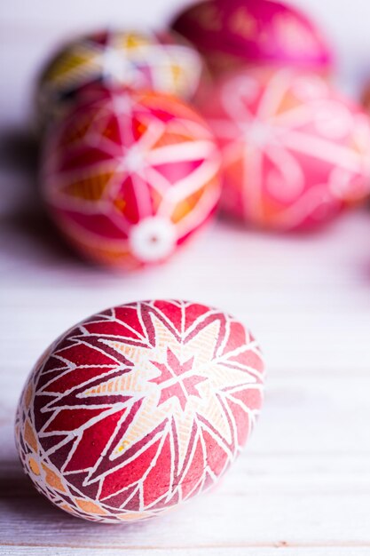 Bellissimo uovo di Pasqua Pysanka fatto a mano - tradizionale ucraino