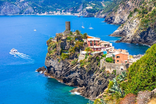 bellissimo villaggio sulla costa ligure d'Italia