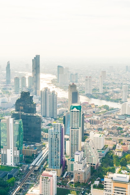 Bello paesaggio urbano con architettura e costruzione a Bangkok Tailandia