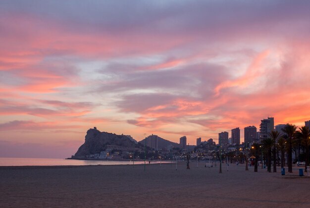 Benidorm sul tramonto in Spagna