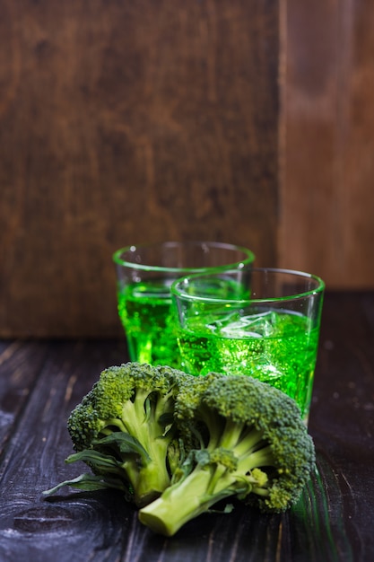 Bere broccoli con ghiaccio