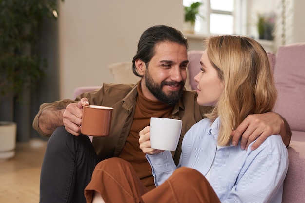 Bere Caffè E Flirtare