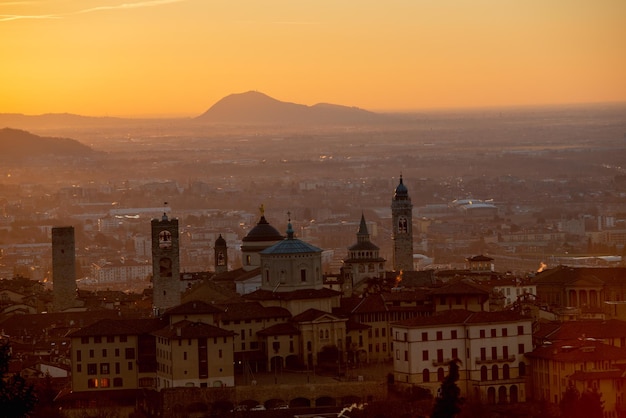 Bergamo all'alba