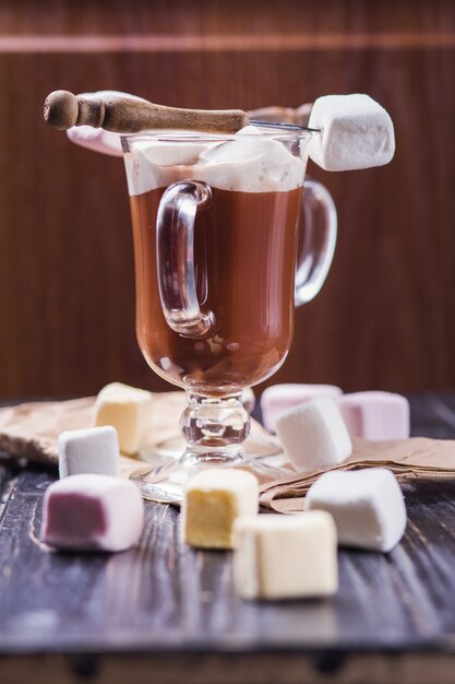 Bevanda al cacao con marshmallow