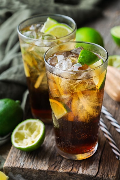 Bevanda del cocktail dell'alcool del tè freddo di Cuba libre o dell'isola lunga