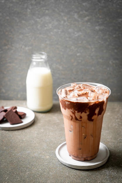 Bevanda di frappè al cioccolato ghiacciato