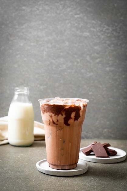 Bevanda di frappè al cioccolato ghiacciato