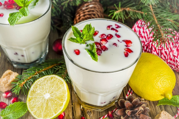 Bevanda di mojito di natale bianco