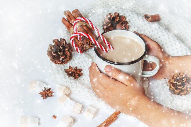 Bevanda di Natale. Buon anno. Messa a fuoco selettiva vacanze