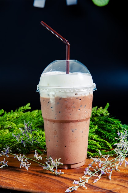 Bevanda fredda Con cacao freddo ghiacciato