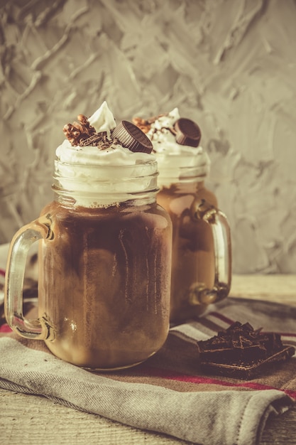 Bevanda fredda del caffè in barattolo di vetro