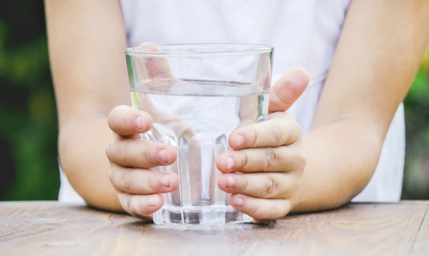 Bicchiere d&#39;acqua per bambini.