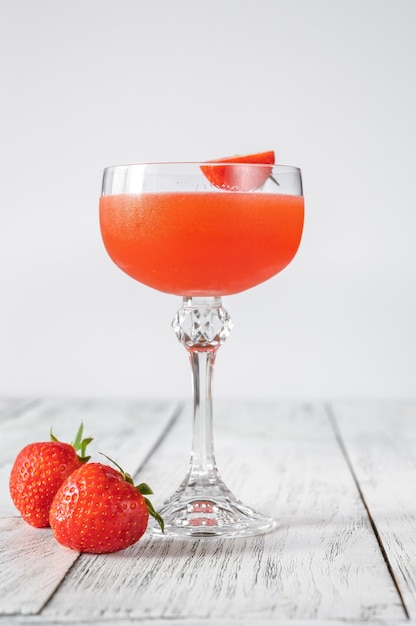 Bicchiere di Bitter Fraise Cocktail a base di Chamberyzette