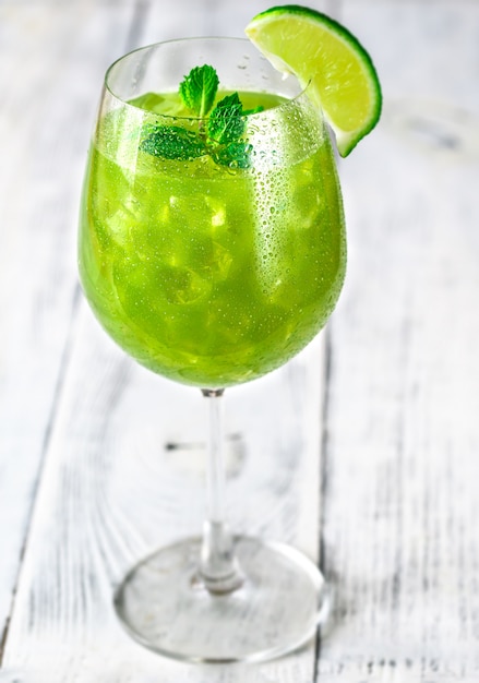 Bicchiere di mojito verde