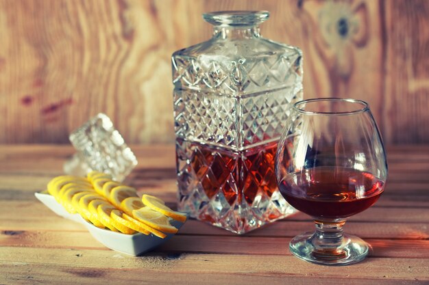 Bicchiere e caraffa per cognac