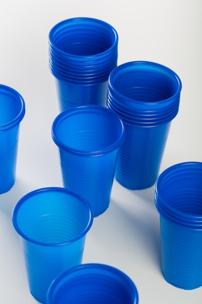 Bicchieri di plastica usa e getta blu