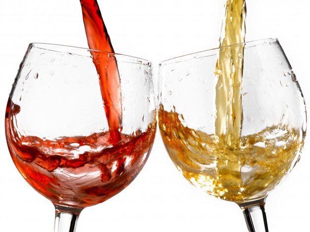 bicchieri di vino versato