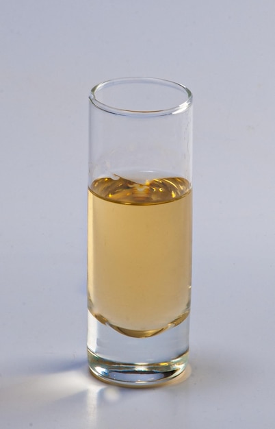 Bicchieri in vetro per servire il brandy di canna da zucchero, bevanda tipica brasiliana