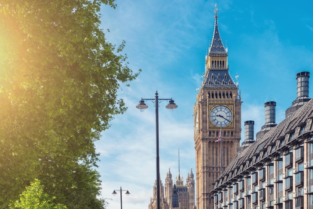 Big Ben e in estate a Londra nel Regno Unito