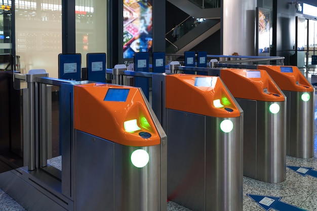 Biglietto automatico alla stazione della metropolitana