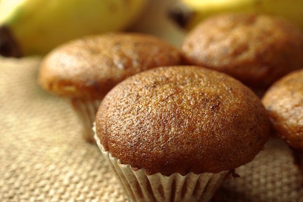 Bigné di banana gustoso, muffin alla banana, close-up