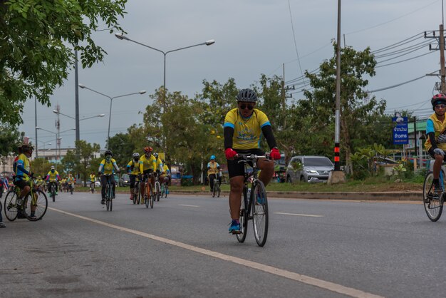 Bike Un Ai Rak in bicicletta