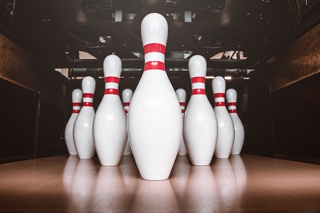 Birilli, palline e scarpe da bowling