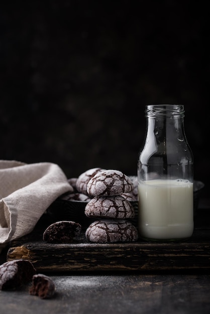 Biscotti al cioccolato con cracking