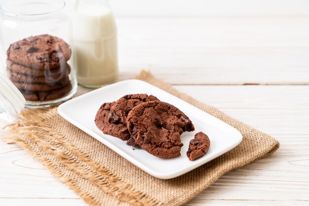 Biscotti al cioccolato con gocce di cioccolato