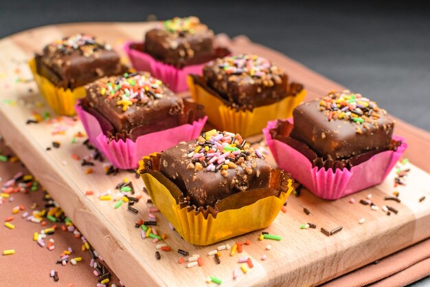 Biscotti al cioccolato e arachidi