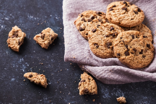 Biscotti al cioccolato. Superficie dei biscotti