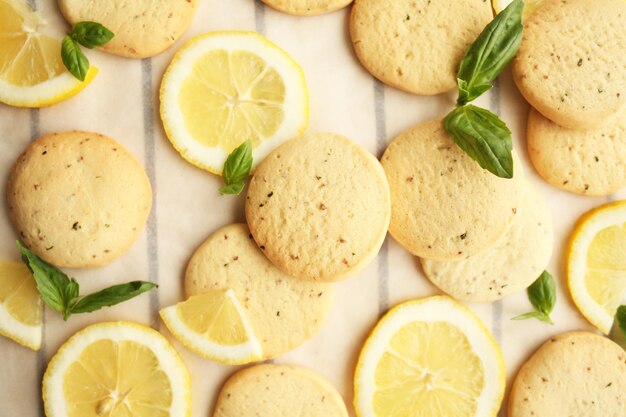 Biscotti al limone e basilico