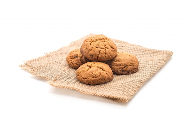 biscotti all&#39;uvetta di farina d&#39;avena su bianco