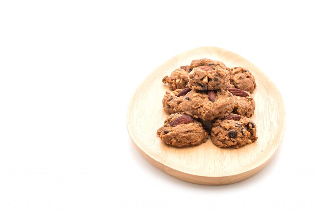 biscotti alle mandorle su bianco