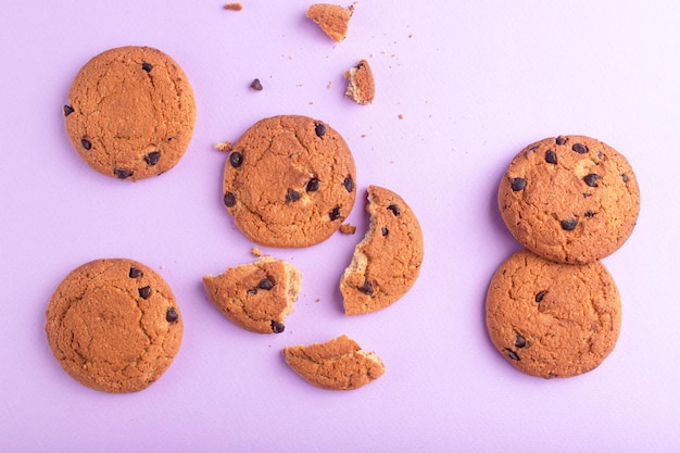 Biscotti Biscotti su sfondi diversi Biscotti di farina d'avena con cioccolato